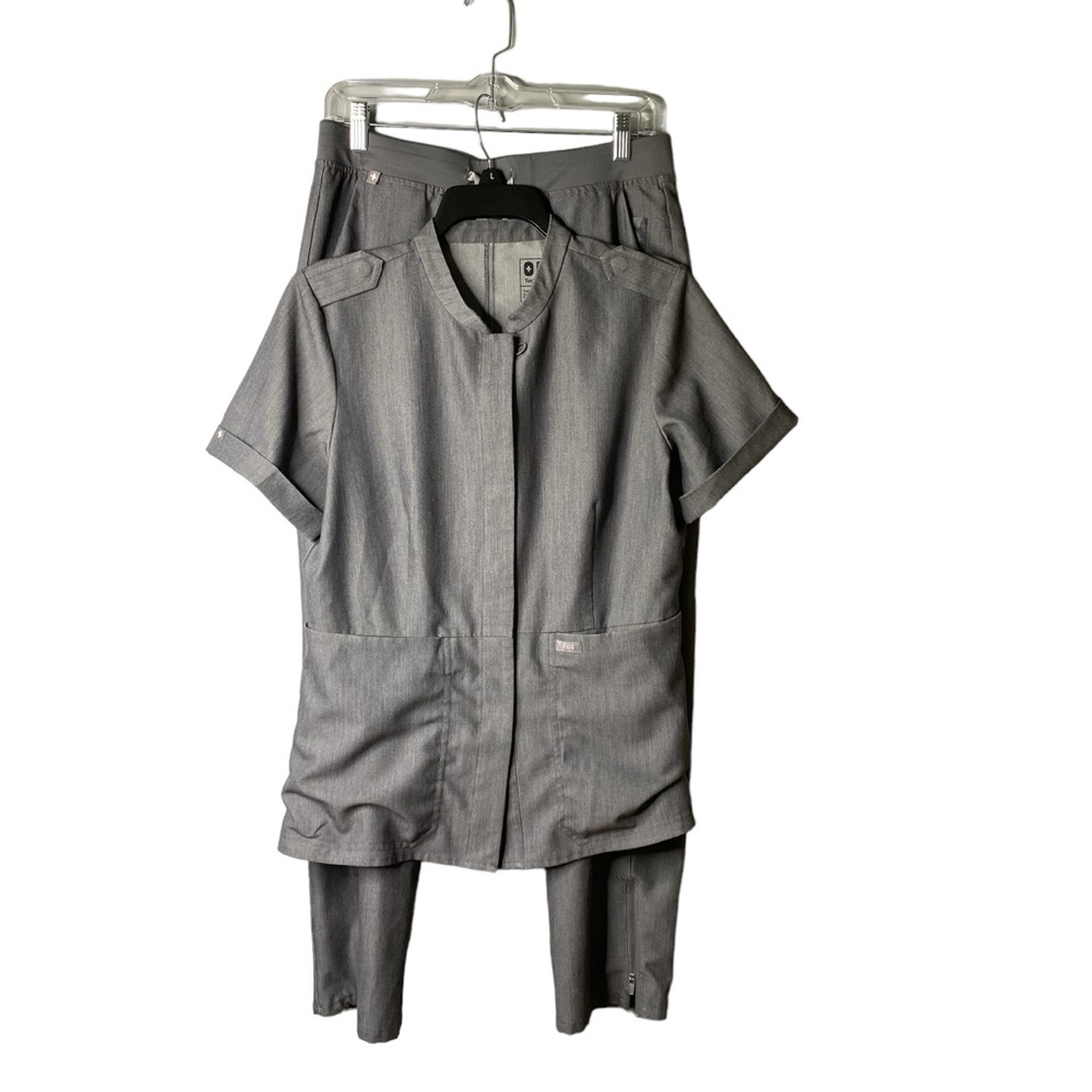 Figs scrub set- Lira-Epaulet Camp Scrub top: Alwar-slim fit cargo pants MEDIUM